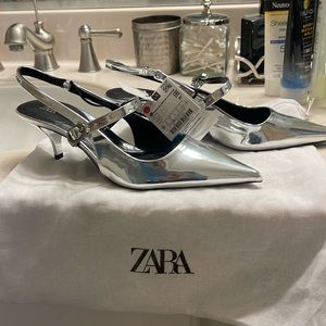 New Zara  pointed kitty heels